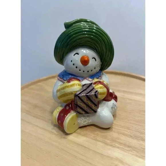 Fitz and Floyd Snowman Creamer from Frosty Folks Collection Holding Gift - Picture 1 of 7